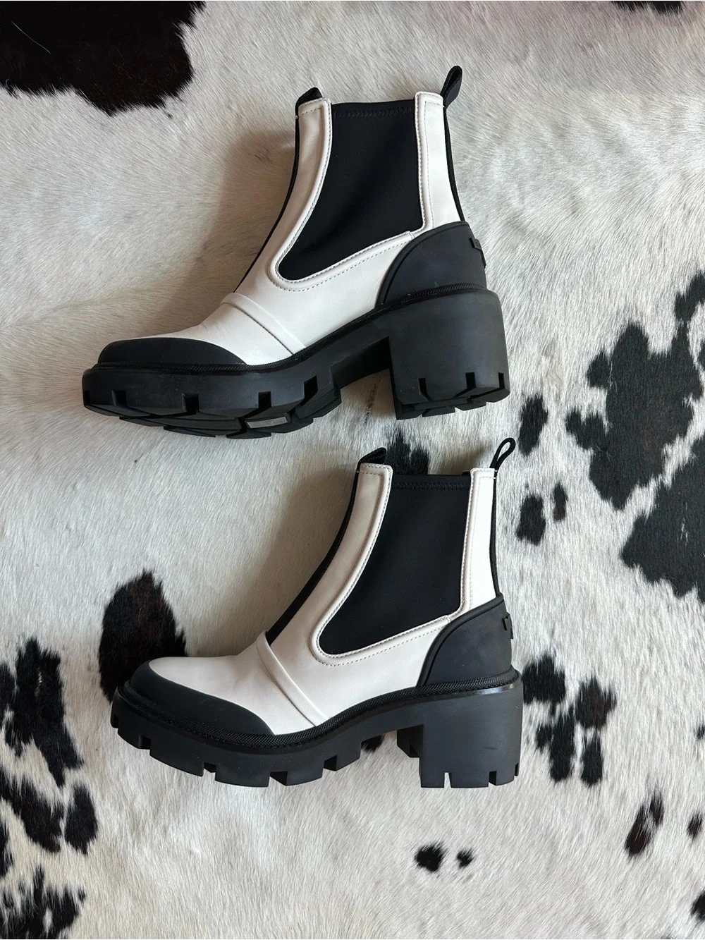 Tory Burch Black and White ‘Storm Tooper’ Chunky Chelsea Boots 9